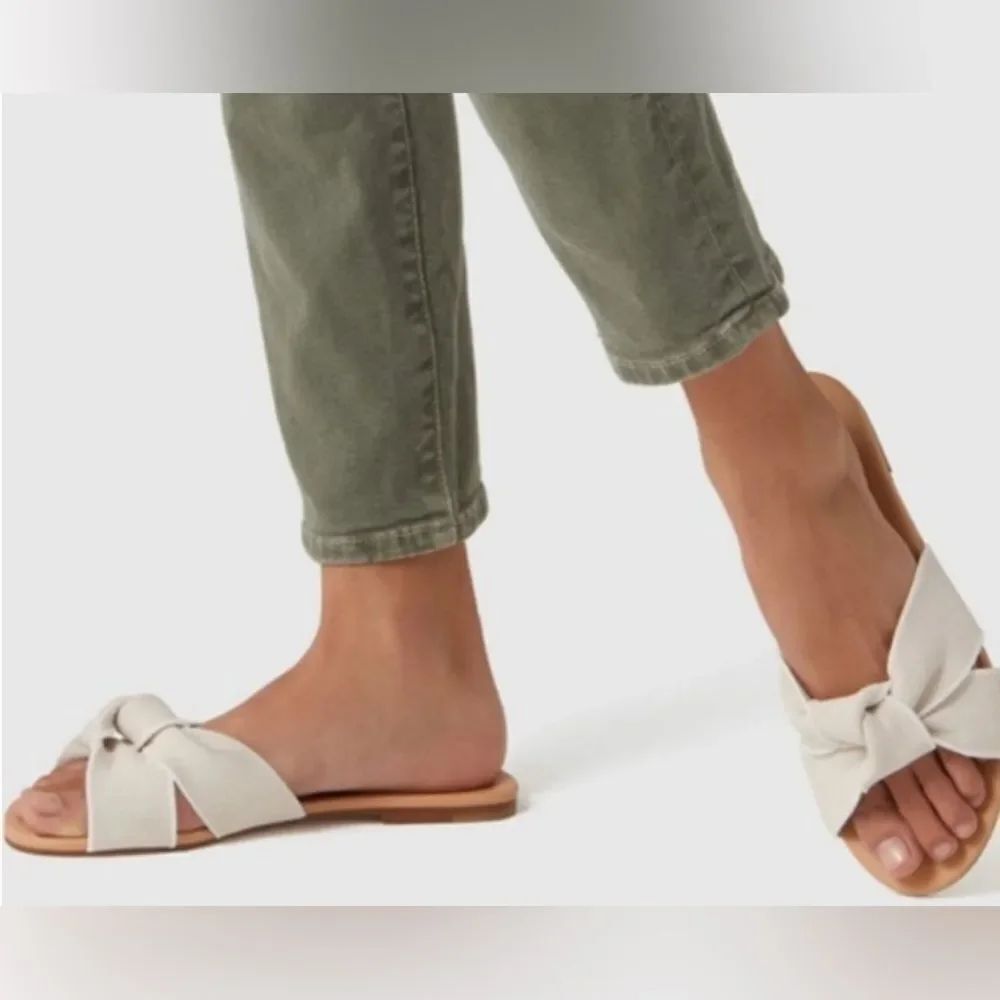 Rothy's The Knot Sand Dollar Sandals Size 8.5